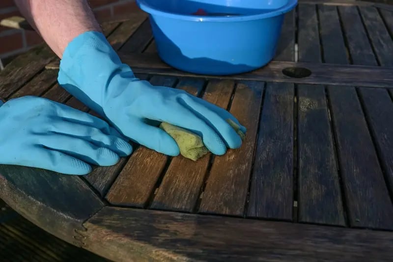 Cómo mantener tus muebles de terraza en perfectas